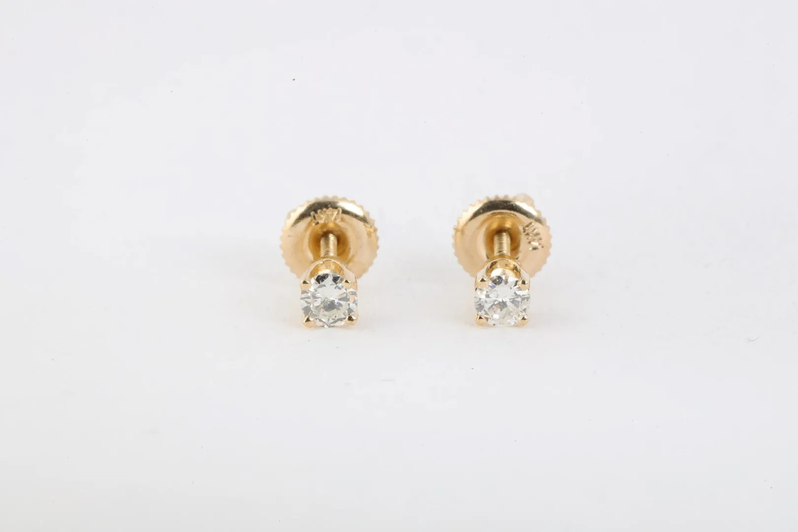 14k Yellow Gold .34tcw Diamond Stud Earrings (1.05g.)