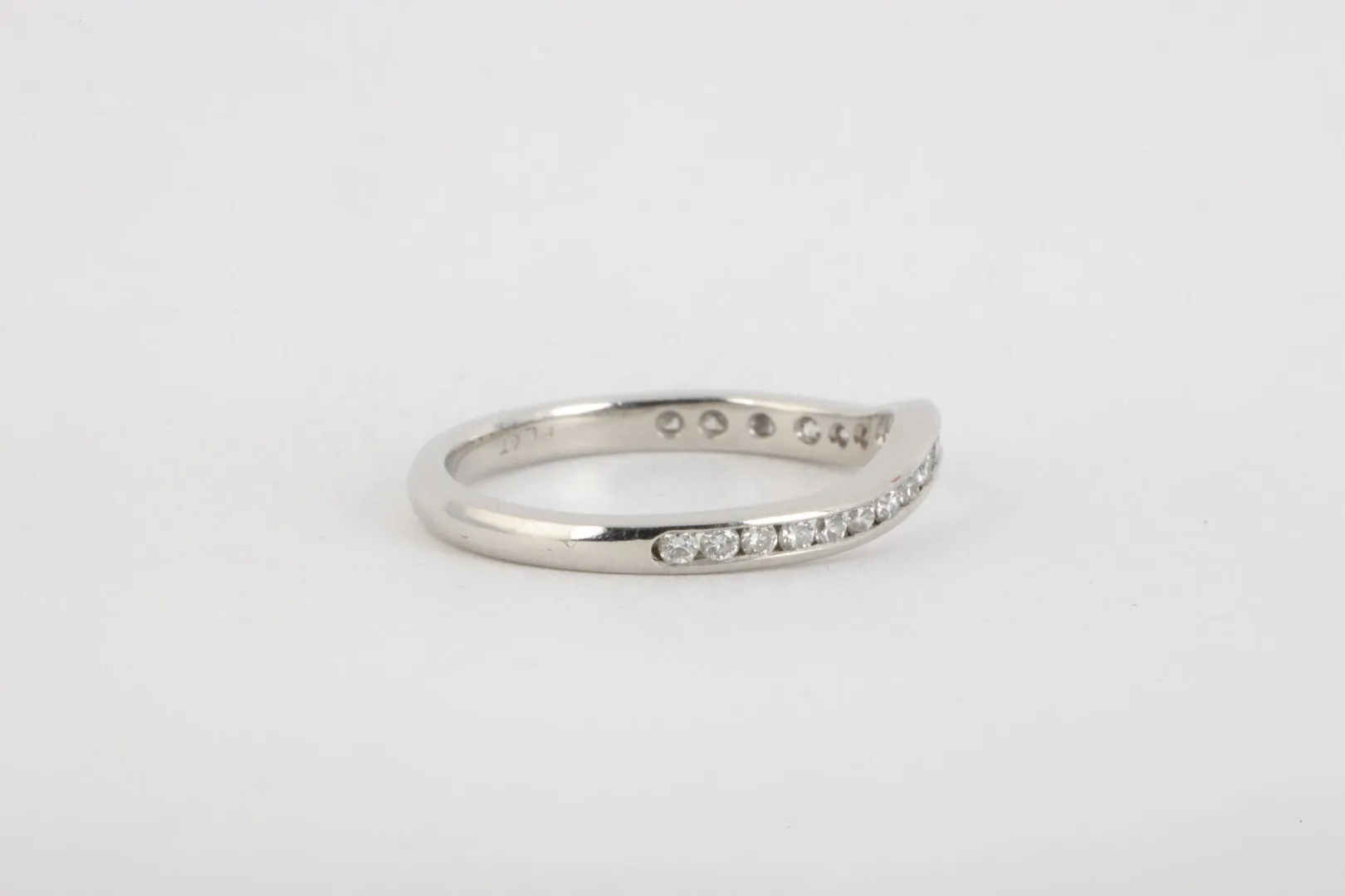 950 Platinum 0.22tcw Diamond Band Size 7.25 (3.51g.)