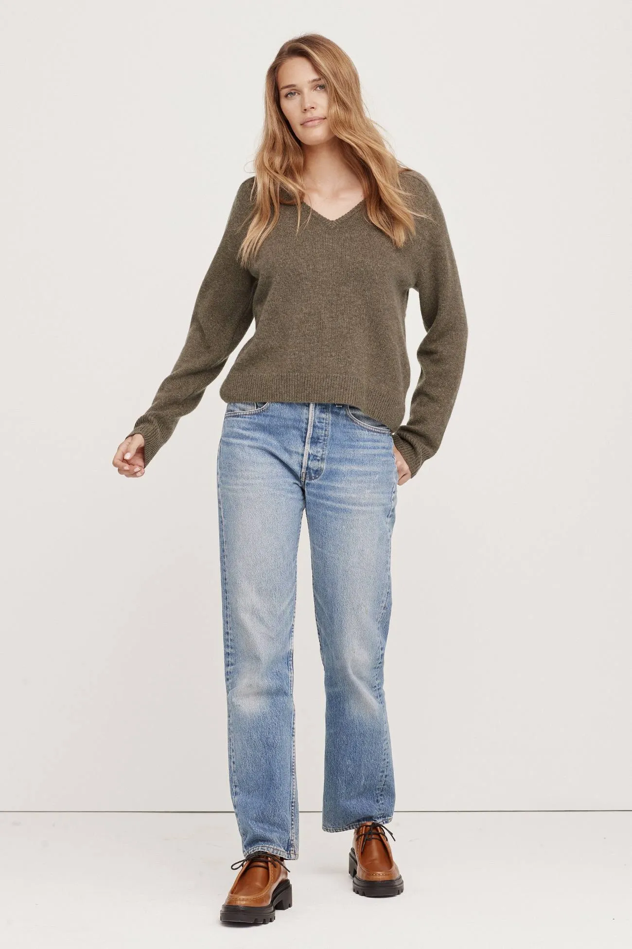 ARIA V-NECK CASHMERE SWEATER