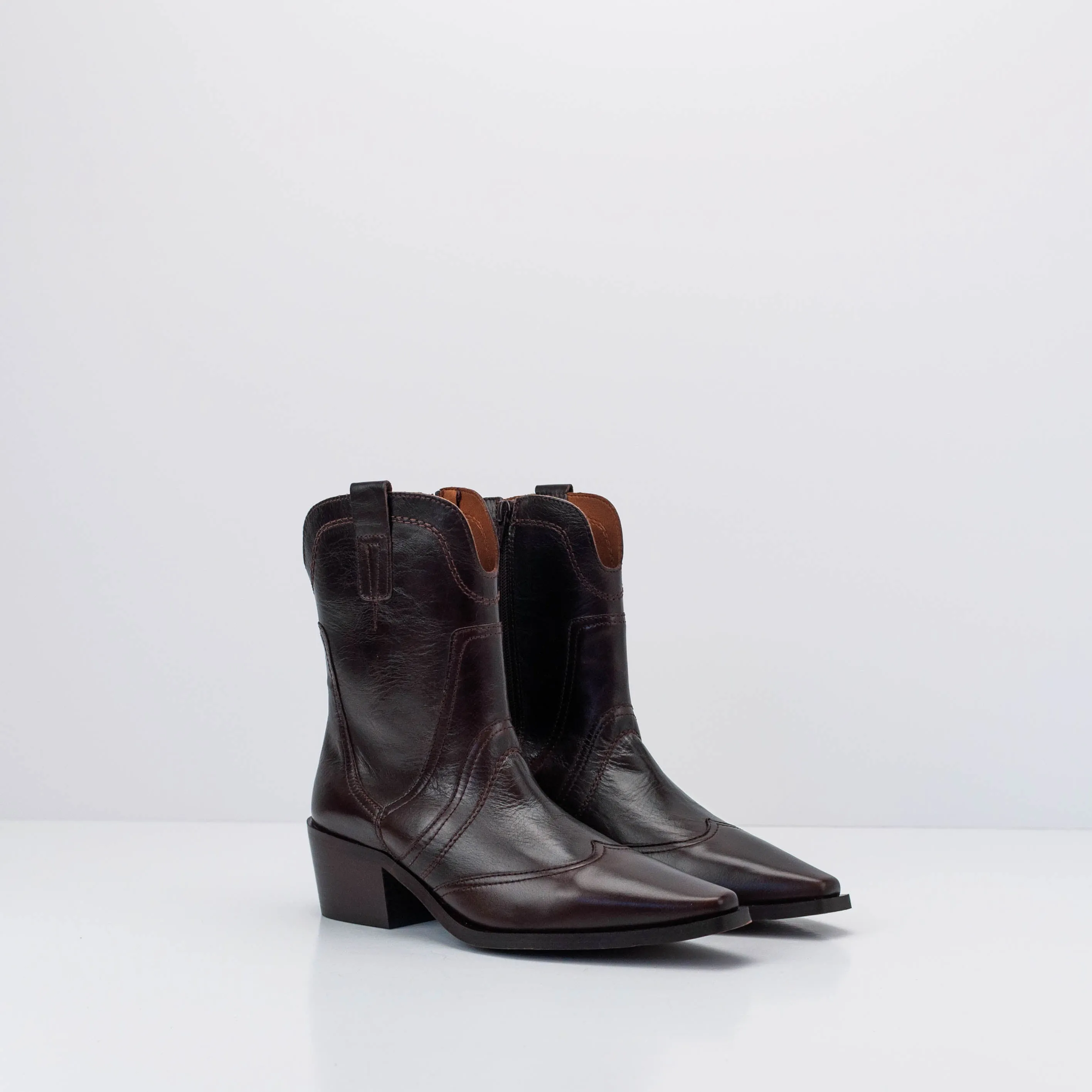 BOTA - BRYAN STEPWISE - VICTORIA TERRA CHOCOLATE