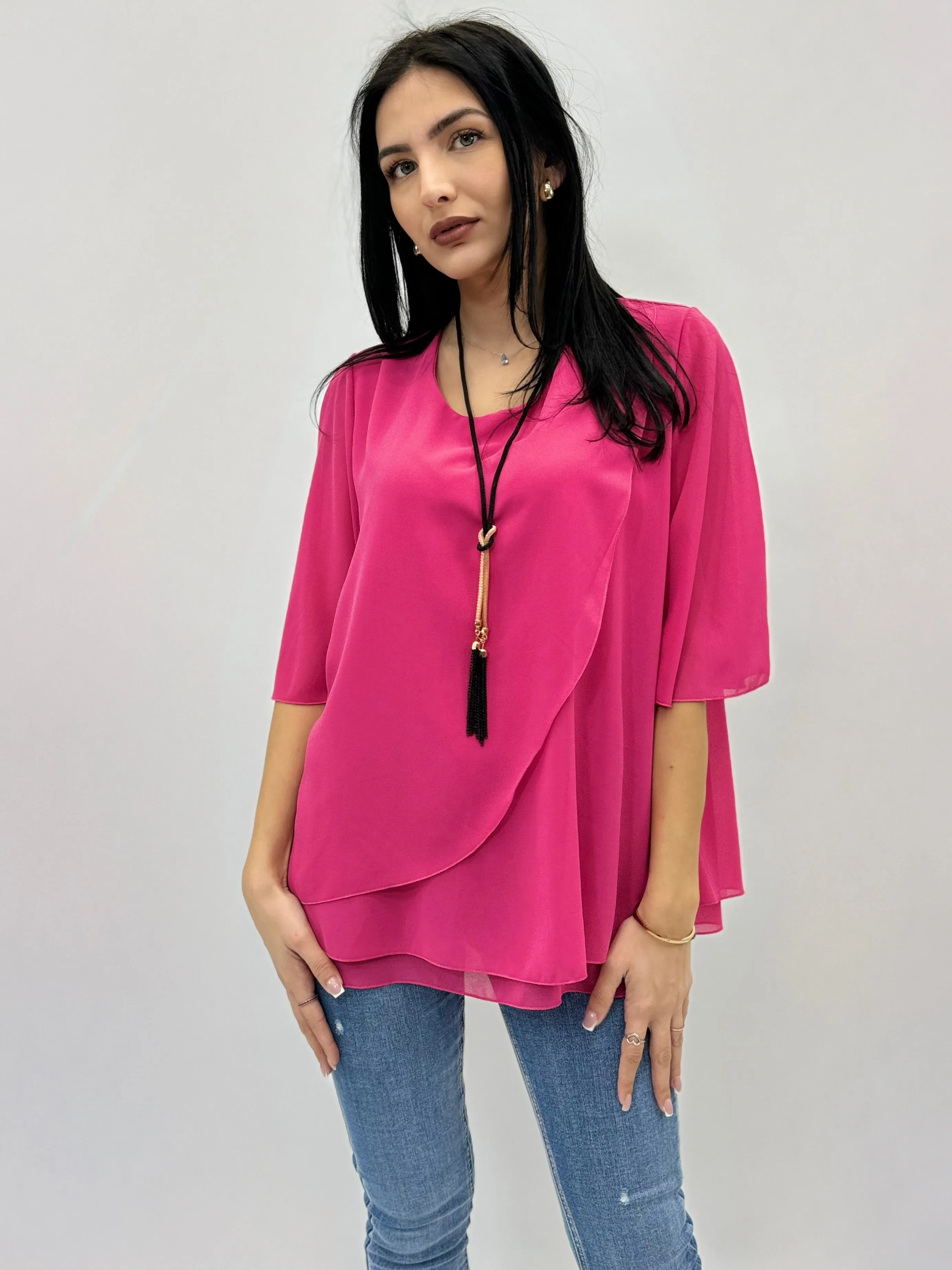 Maglia comoda con collana