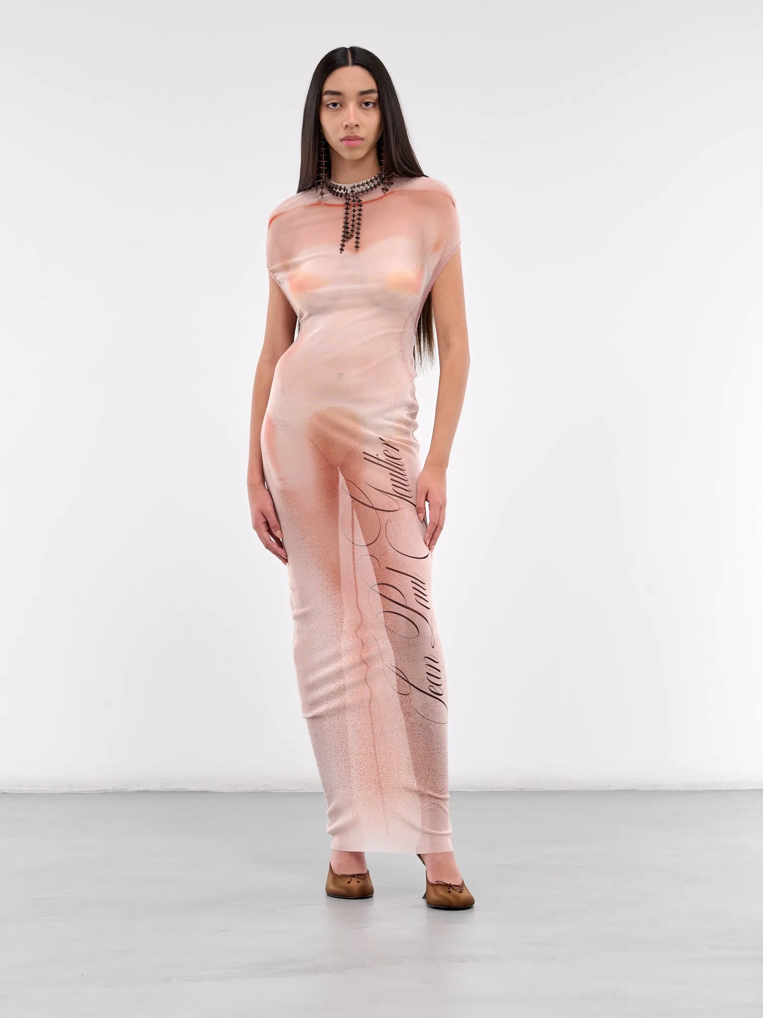 The “Le Classique” Open-Backed Dress (25-33-F-RO356-T577-PINK)