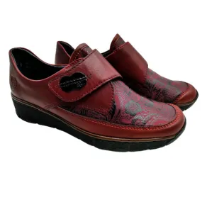 Zapato Rieker de velcro y licra en burdeos